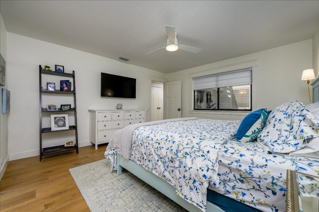 For Sale: $685,000 (3 beds, 3 baths, 2000 Square Feet)