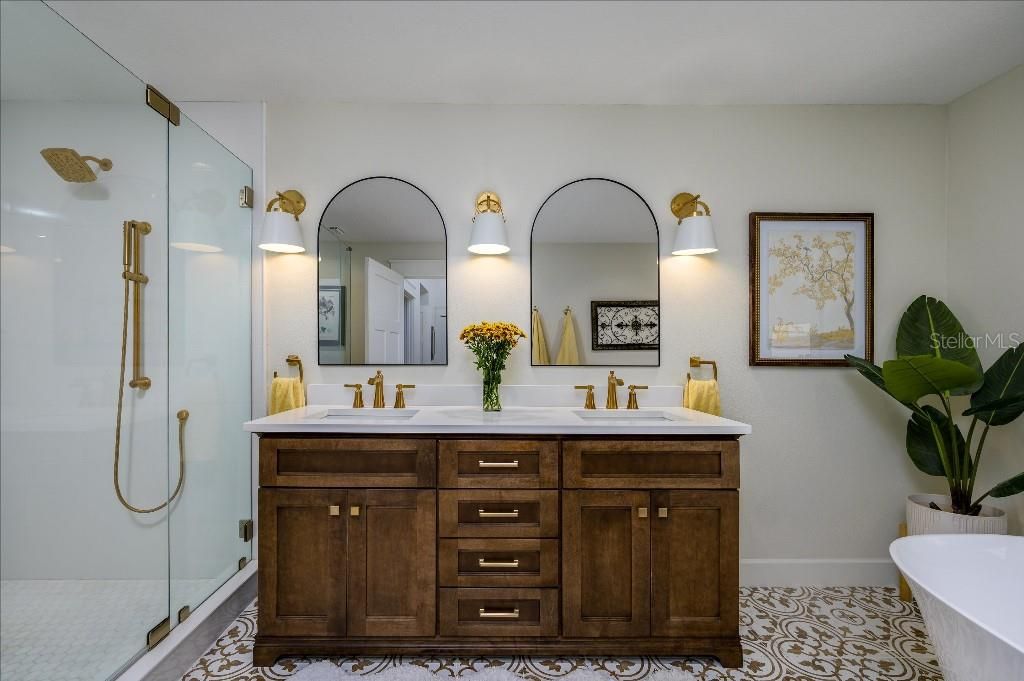 For Sale: $685,000 (3 beds, 3 baths, 2000 Square Feet)