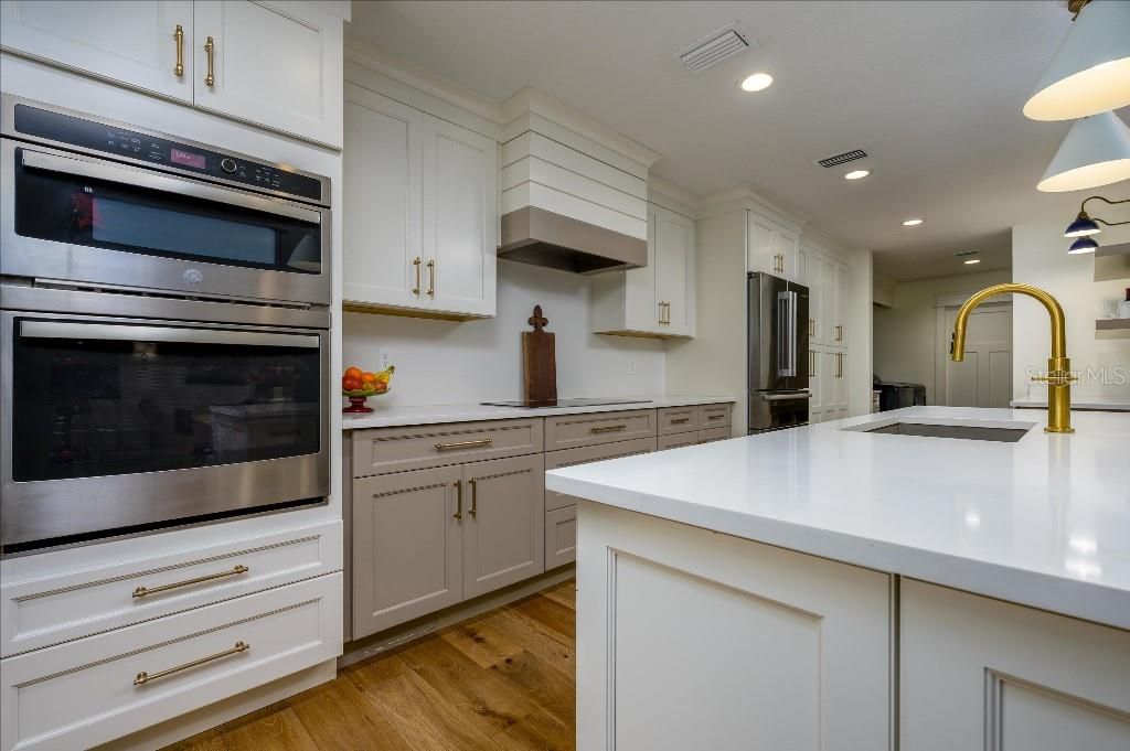 For Sale: $685,000 (3 beds, 3 baths, 2000 Square Feet)