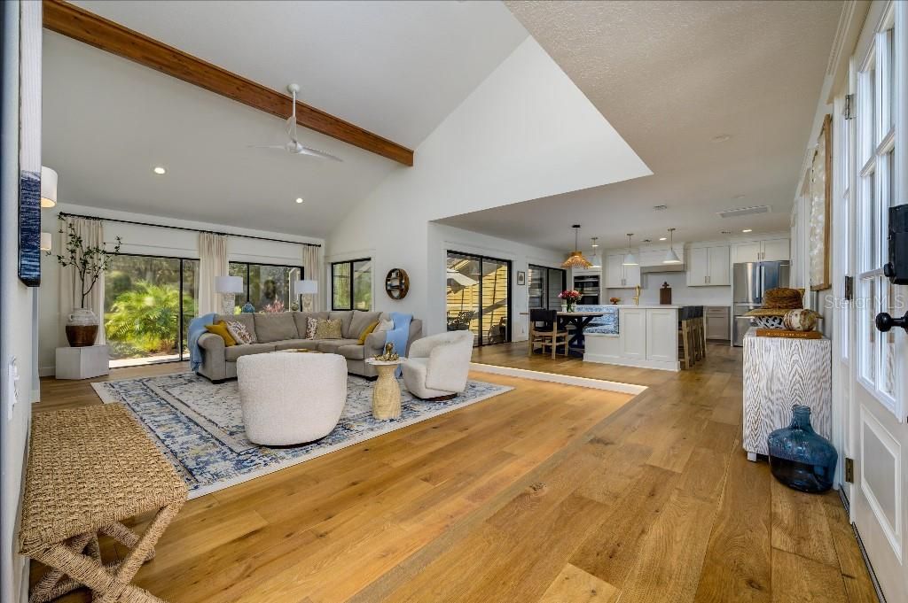 For Sale: $685,000 (3 beds, 3 baths, 2000 Square Feet)