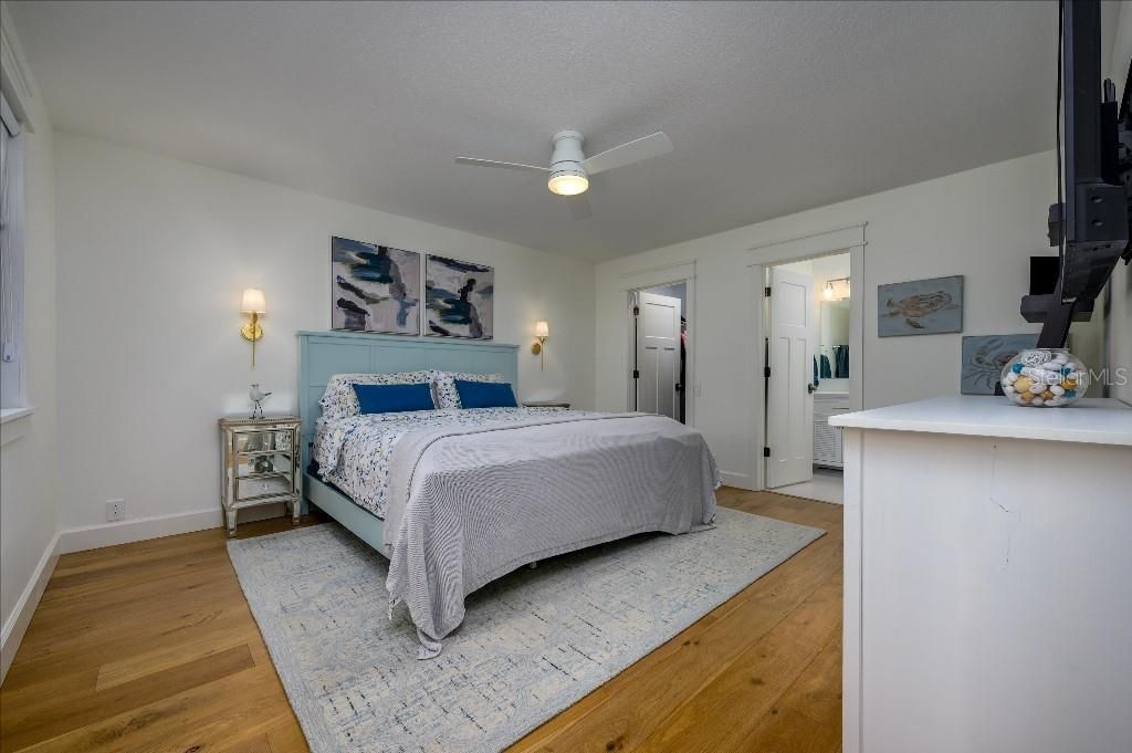 For Sale: $685,000 (3 beds, 3 baths, 2000 Square Feet)