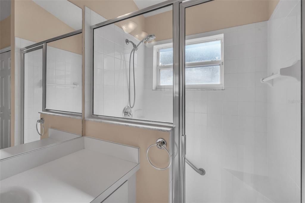 For Sale: $299,000 (2 beds, 2 baths, 1422 Square Feet)