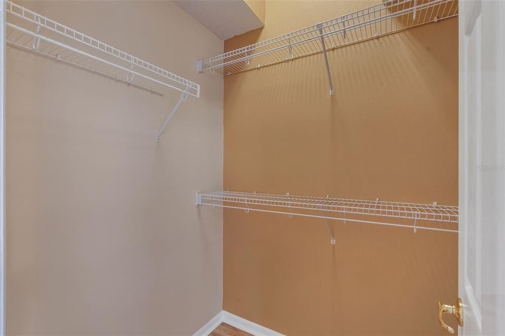 For Sale: $299,000 (2 beds, 2 baths, 1422 Square Feet)