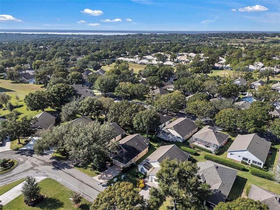 For Sale: $299,000 (2 beds, 2 baths, 1422 Square Feet)