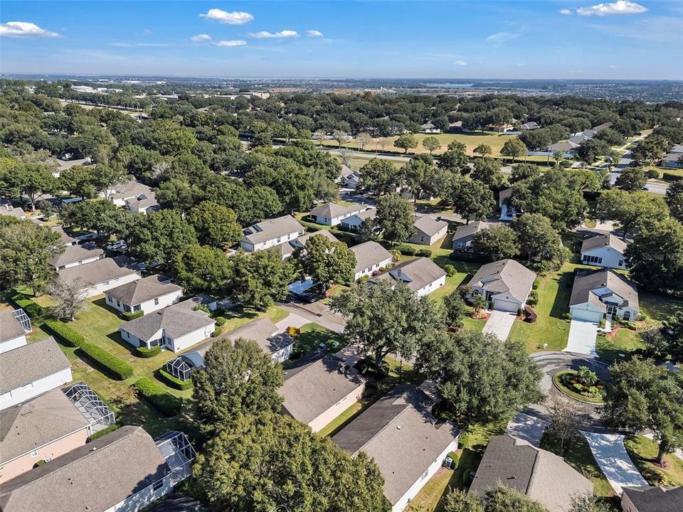 For Sale: $299,000 (2 beds, 2 baths, 1422 Square Feet)