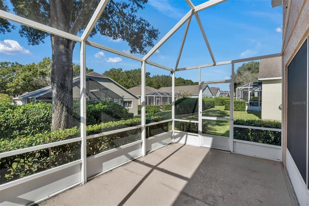 For Sale: $299,000 (2 beds, 2 baths, 1422 Square Feet)