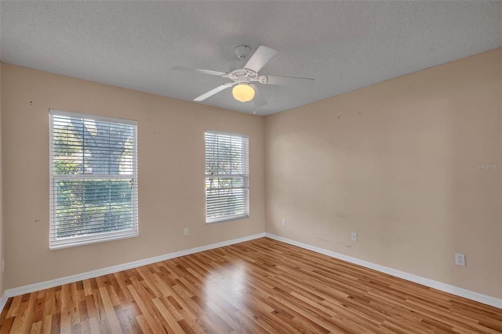 For Sale: $299,000 (2 beds, 2 baths, 1422 Square Feet)