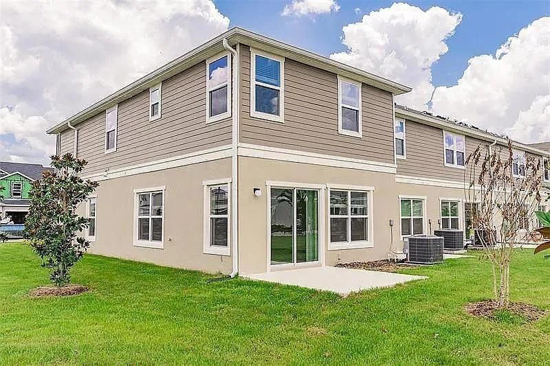 For Rent: $2,290 (3 beds, 2 baths, 1700 Square Feet)