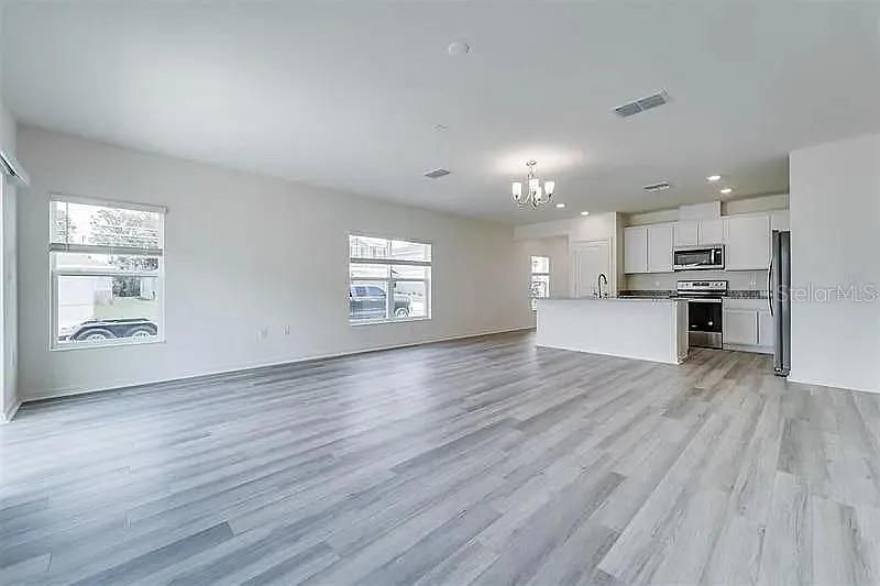 For Rent: $2,290 (3 beds, 2 baths, 1700 Square Feet)