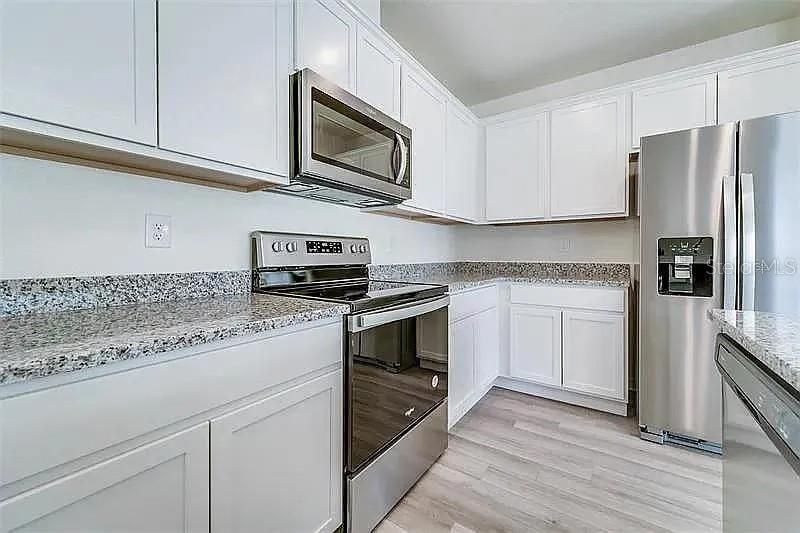 For Rent: $2,290 (3 beds, 2 baths, 1700 Square Feet)