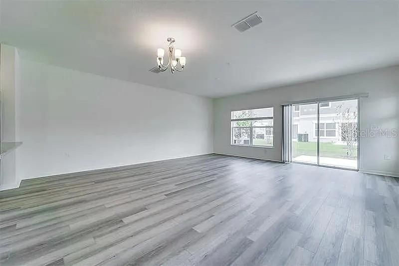 For Rent: $2,290 (3 beds, 2 baths, 1700 Square Feet)