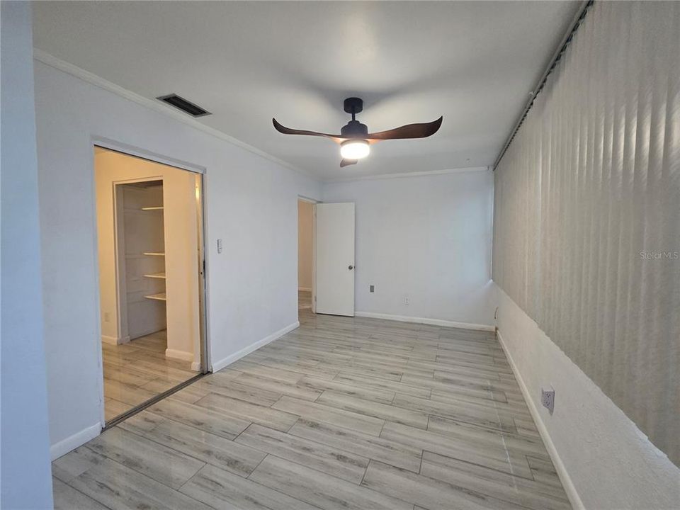 Под контрактом: $1,800 (2 спален, 2 ванн, 1255 Квадратных фут)