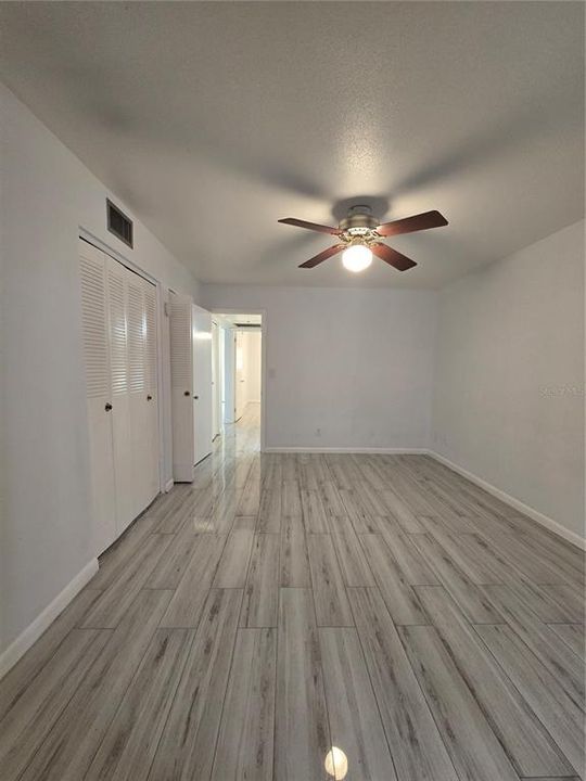 Под контрактом: $1,800 (2 спален, 2 ванн, 1255 Квадратных фут)