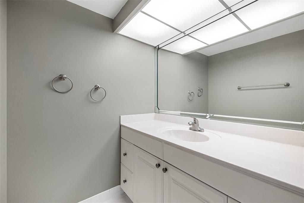 В аренду: $3,200 (2 спален, 2 ванн, 1310 Квадратных фут)