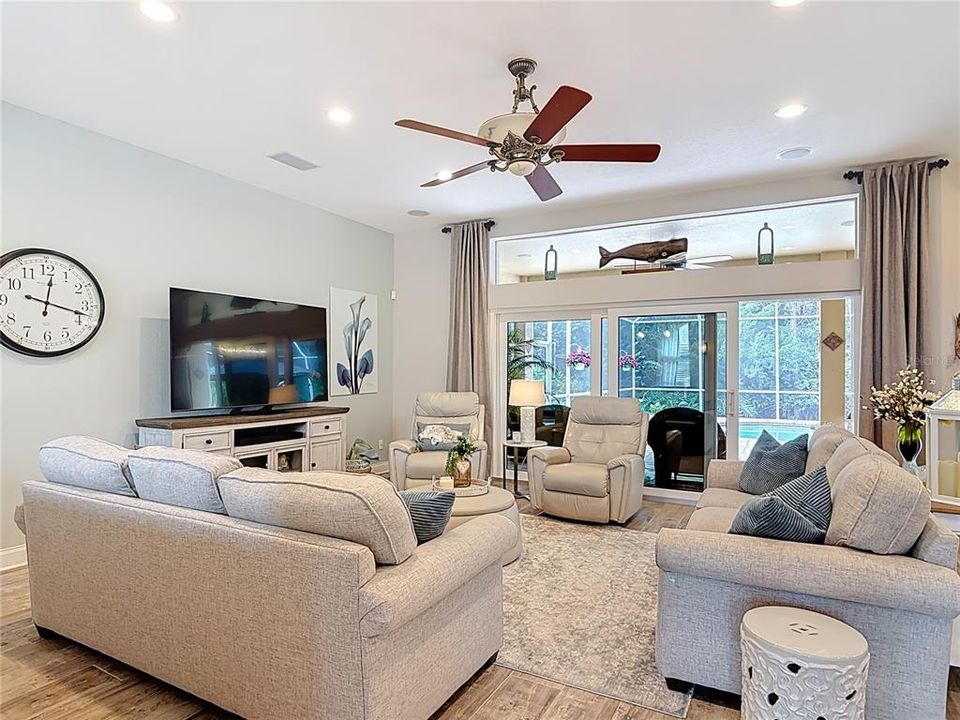 For Sale: $669,900 (3 beds, 2 baths, 2367 Square Feet)