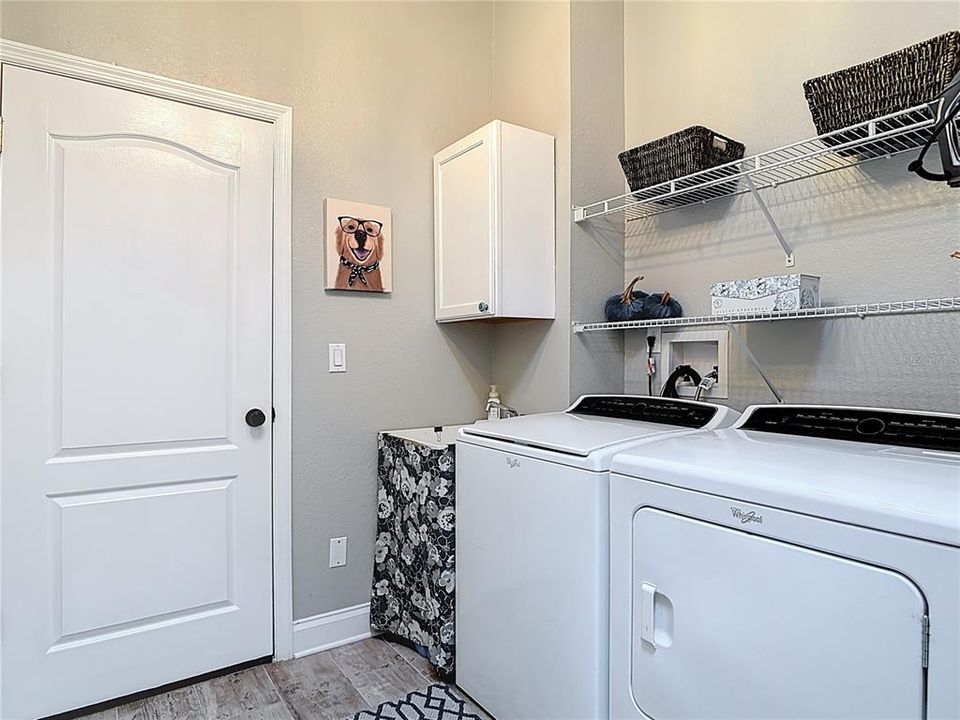 For Sale: $669,900 (3 beds, 2 baths, 2367 Square Feet)