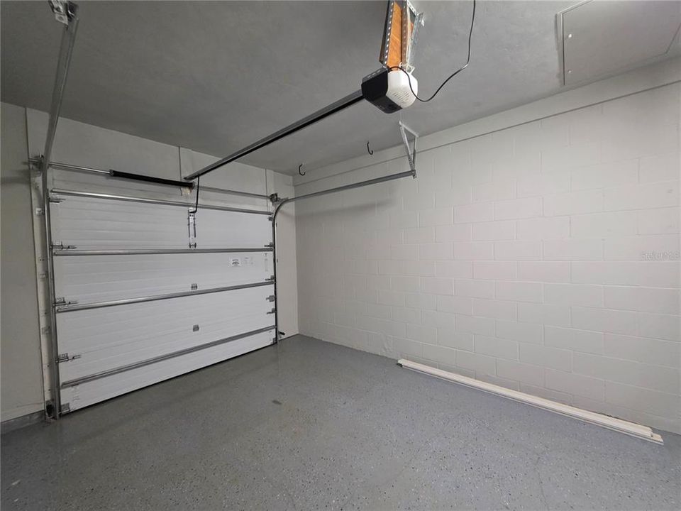 待售: $210,000 (2 贝兹, 2 浴室, 1465 平方英尺)