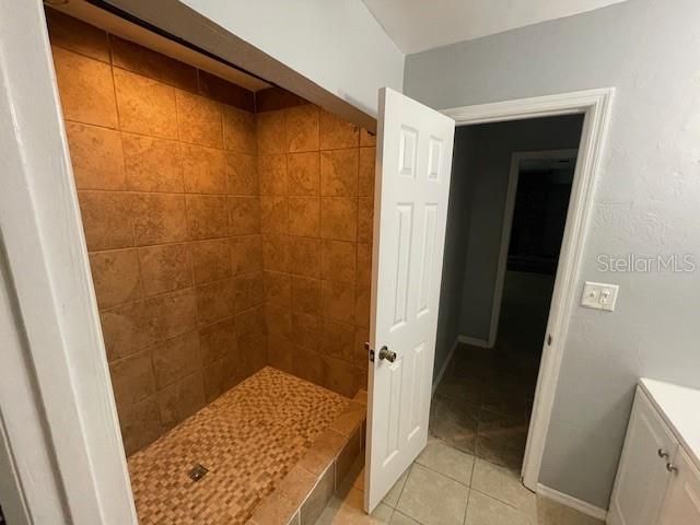 Active With Contract: $1,195 (3 beds, 2 baths, 1200 Square Feet)