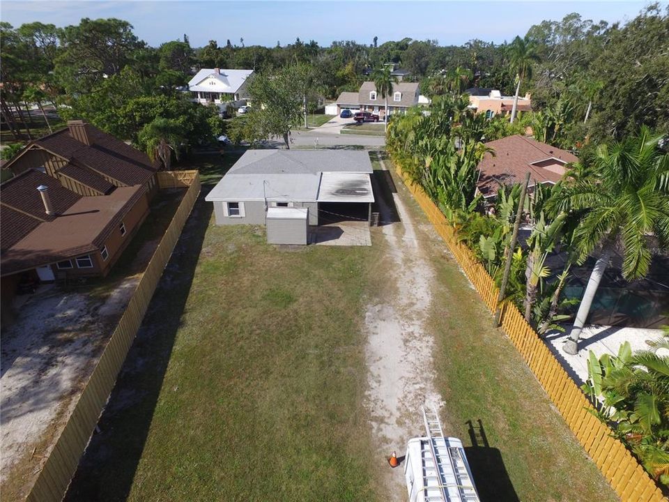 Под контрактом: $450,000 (4 спален, 2 ванн, 1525 Квадратных фут)