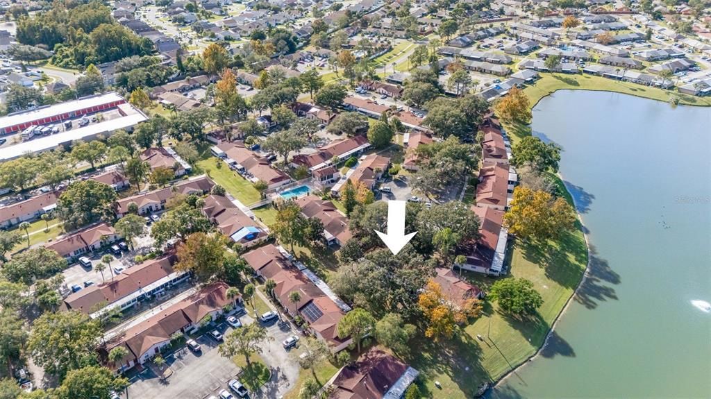 合同活跃: $225,000 (2 贝兹, 2 浴室, 875 平方英尺)