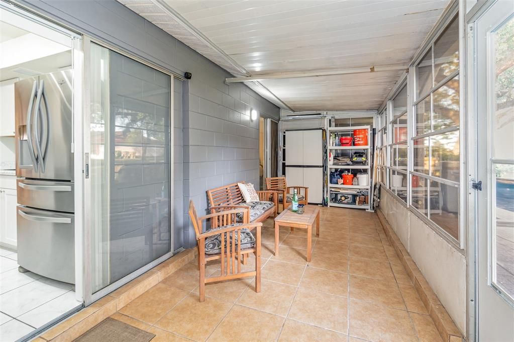 合同活跃: $225,000 (2 贝兹, 2 浴室, 875 平方英尺)