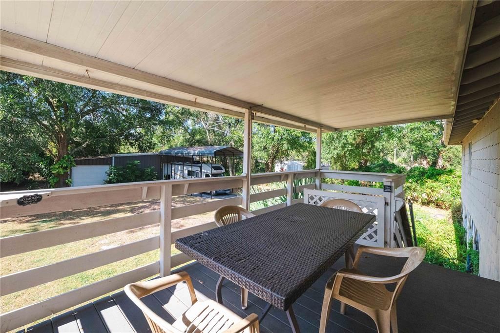 合同活跃: $420,000 (2 贝兹, 2 浴室, 1352 平方英尺)