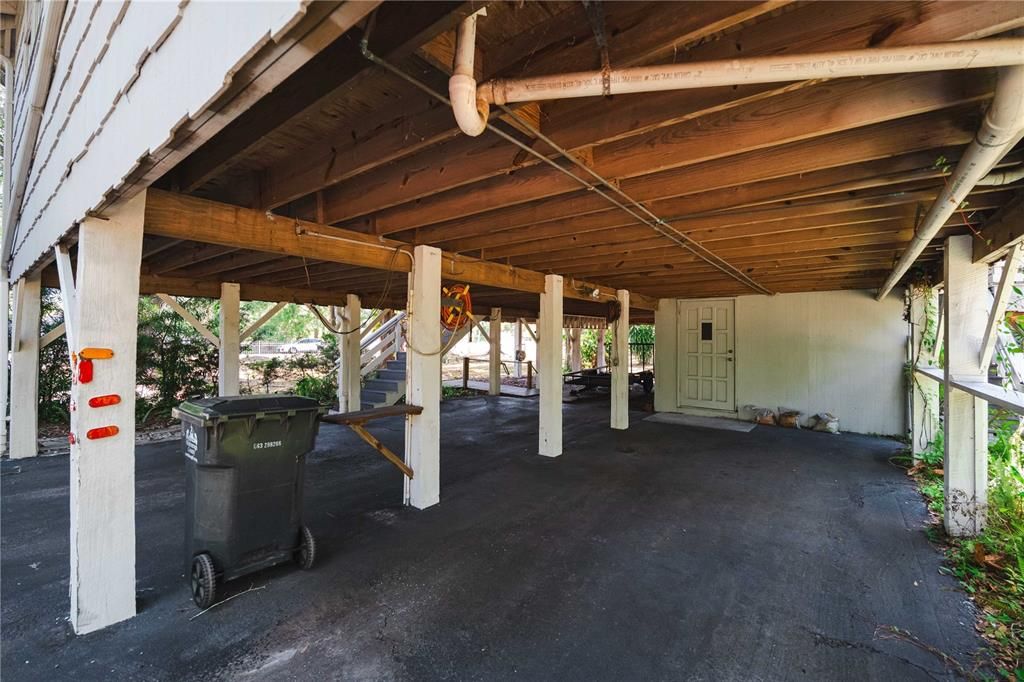 合同活跃: $420,000 (2 贝兹, 2 浴室, 1352 平方英尺)