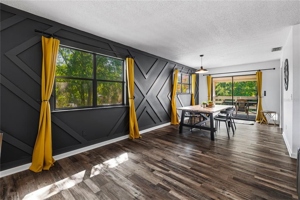 合同活跃: $420,000 (2 贝兹, 2 浴室, 1352 平方英尺)