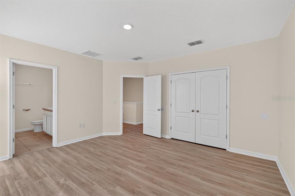 For Sale: $235,000 (3 beds, 2 baths, 1872 Square Feet)