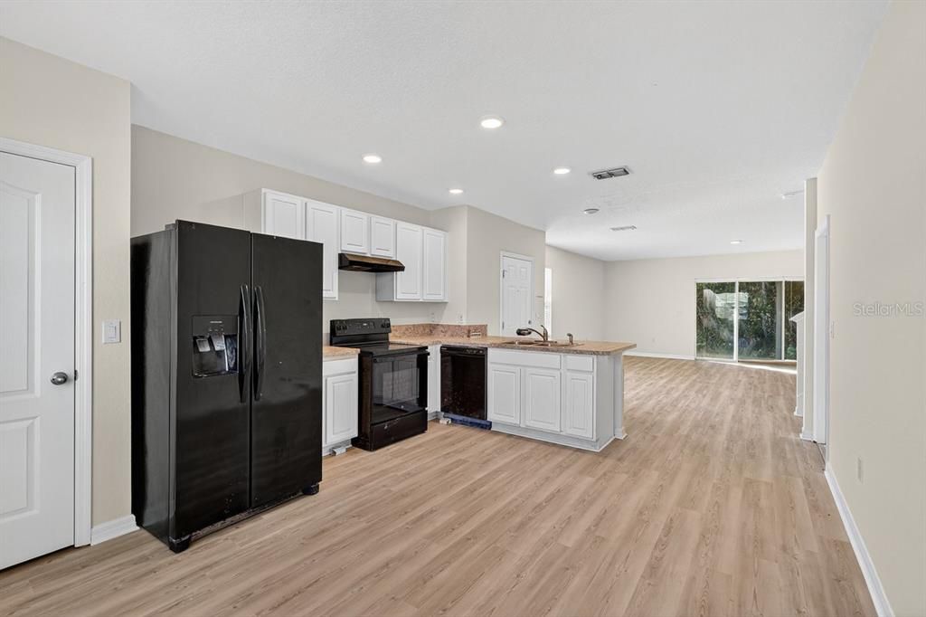 For Sale: $235,000 (3 beds, 2 baths, 1872 Square Feet)