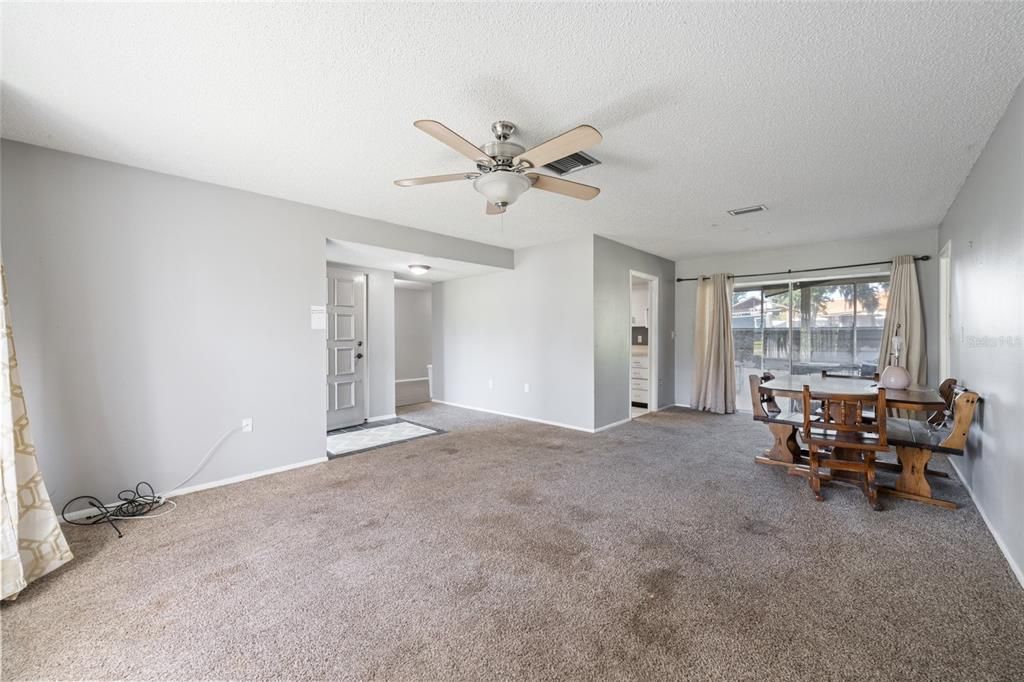 En Venta: $249,999 (3 camas, 2 baños, 1927 Pies cuadrados)