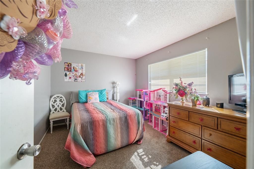 En Venta: $249,999 (3 camas, 2 baños, 1927 Pies cuadrados)