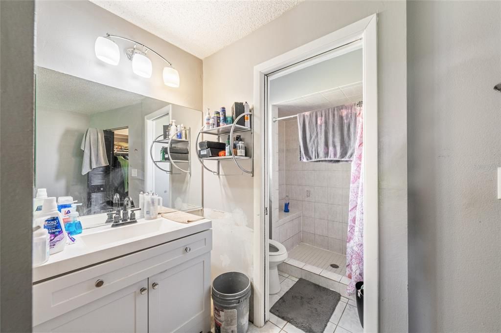 En Venta: $249,999 (3 camas, 2 baños, 1927 Pies cuadrados)