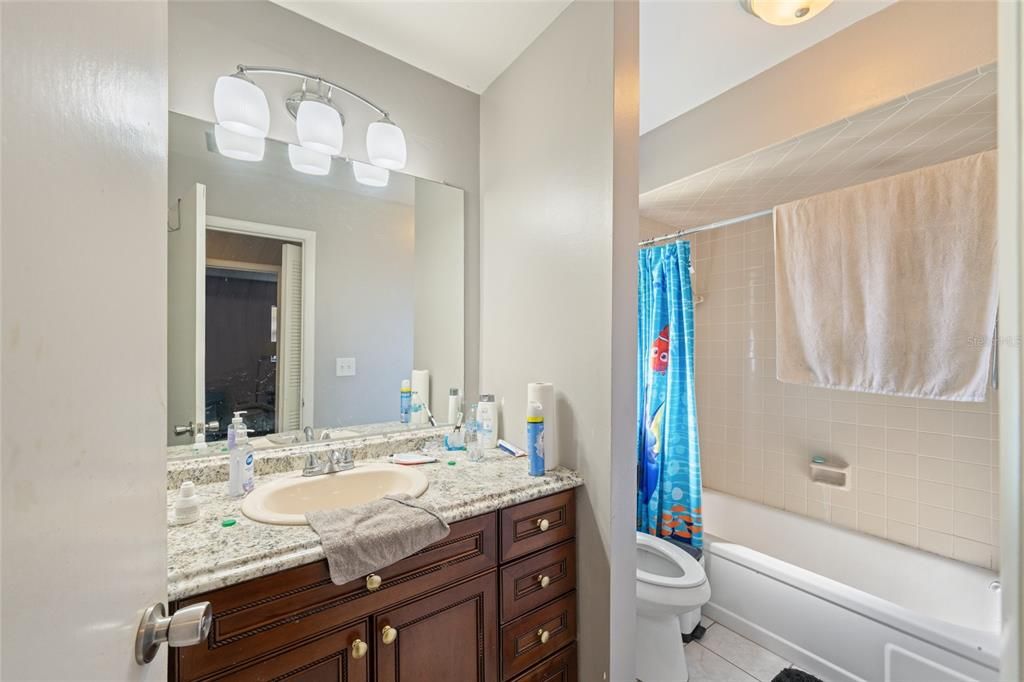 En Venta: $249,999 (3 camas, 2 baños, 1927 Pies cuadrados)