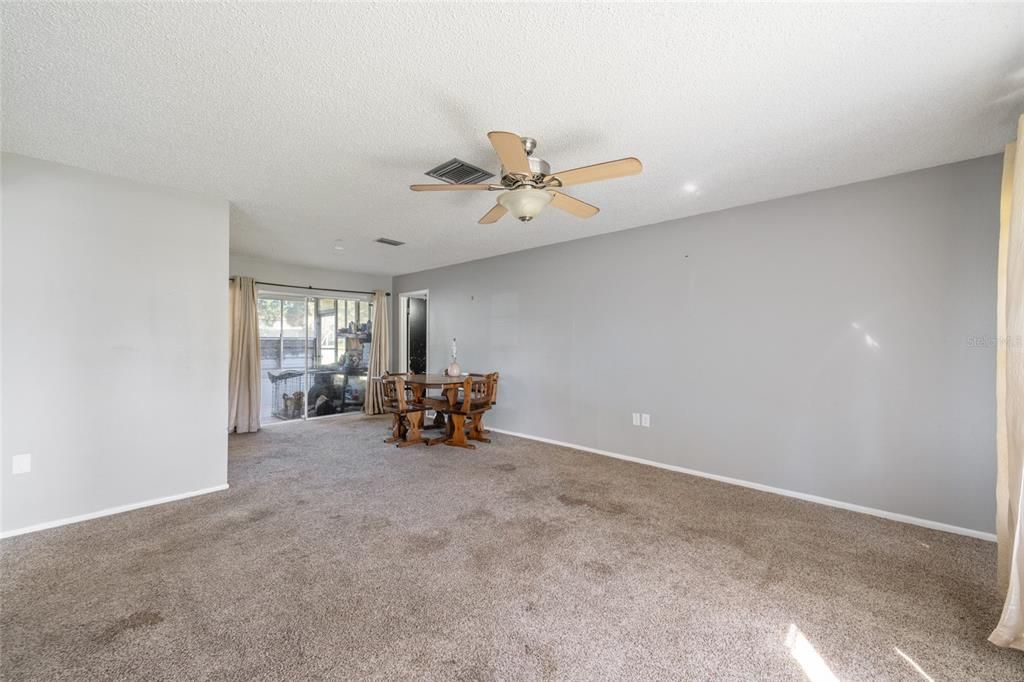 En Venta: $249,999 (3 camas, 2 baños, 1927 Pies cuadrados)