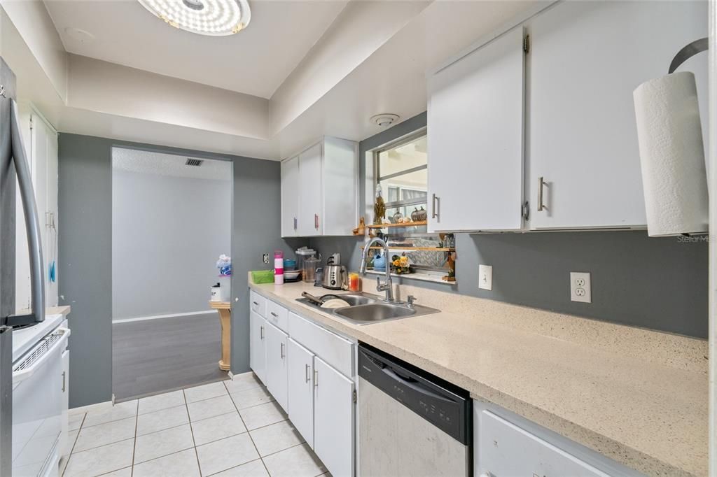 En Venta: $249,999 (3 camas, 2 baños, 1927 Pies cuadrados)