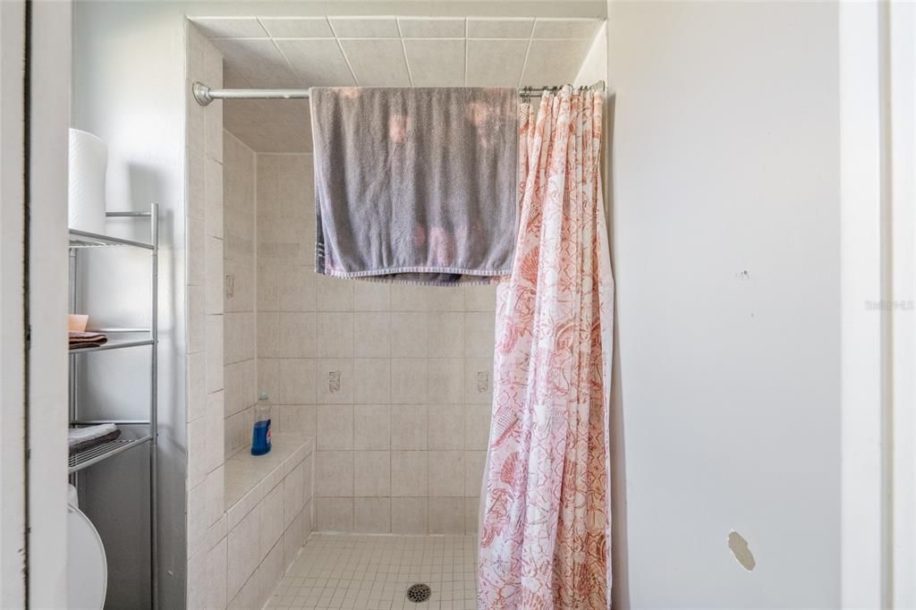 En Venta: $249,999 (3 camas, 2 baños, 1927 Pies cuadrados)