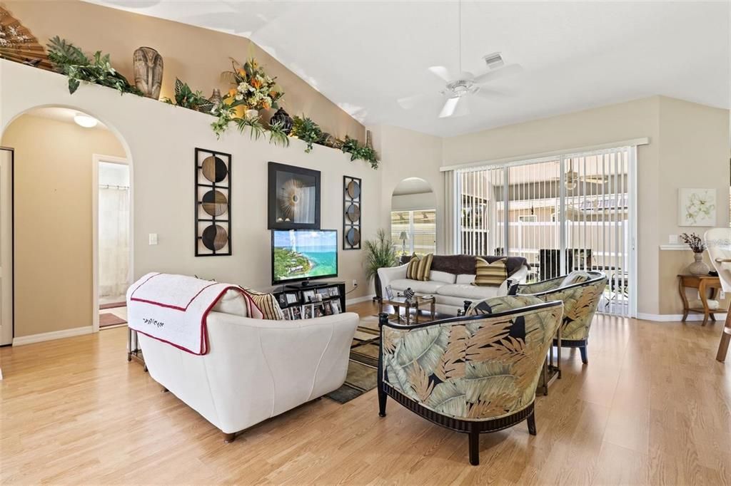 En Renta: $3,500 (3 camas, 2 baños, 1872 Pies cuadrados)