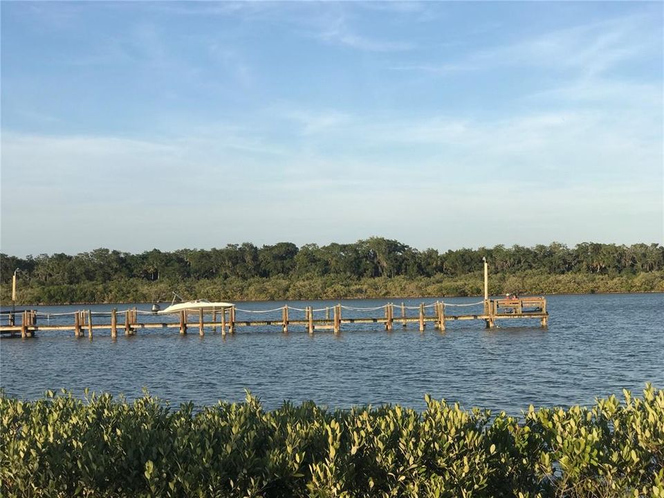 待售: $175,000 (2 贝兹, 2 浴室, 1299 平方英尺)