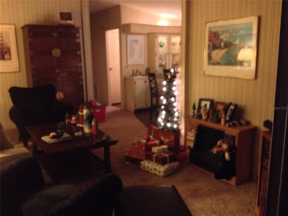 待售: $175,000 (2 贝兹, 2 浴室, 1299 平方英尺)