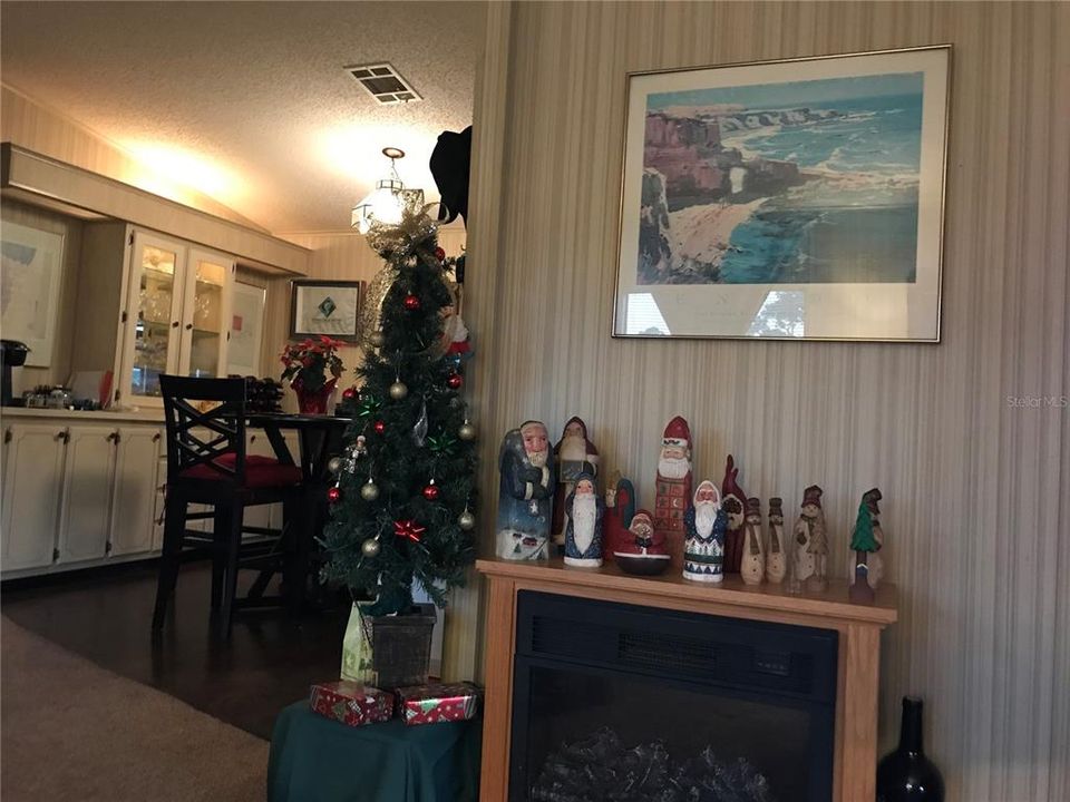 待售: $175,000 (2 贝兹, 2 浴室, 1299 平方英尺)