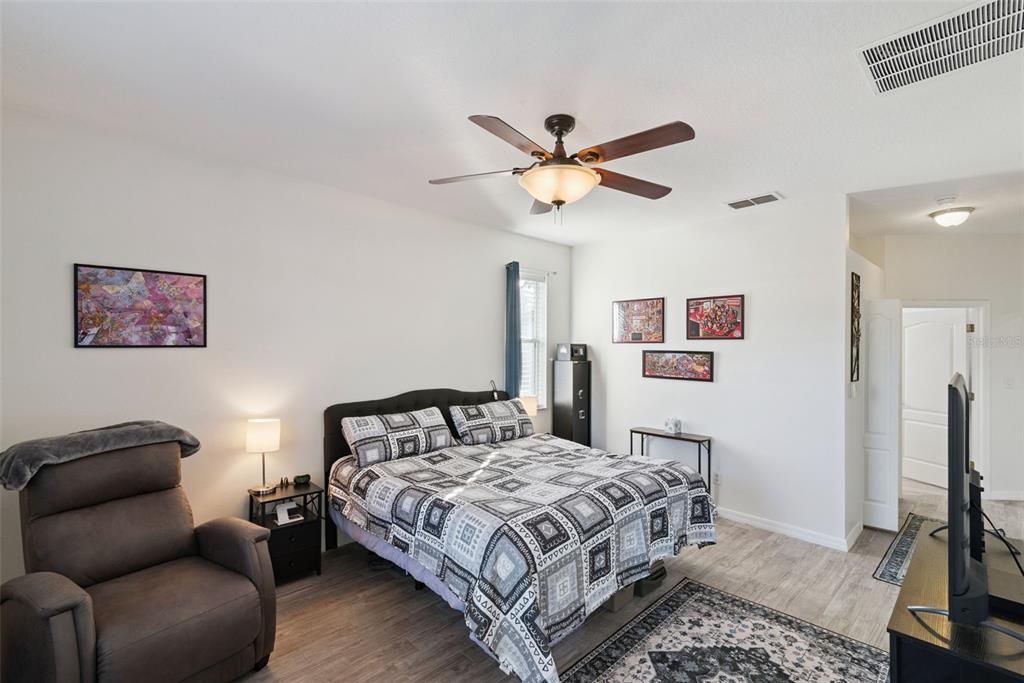 На продажу: $449,000 (4 спален, 3 ванн, 2057 Квадратных фут)