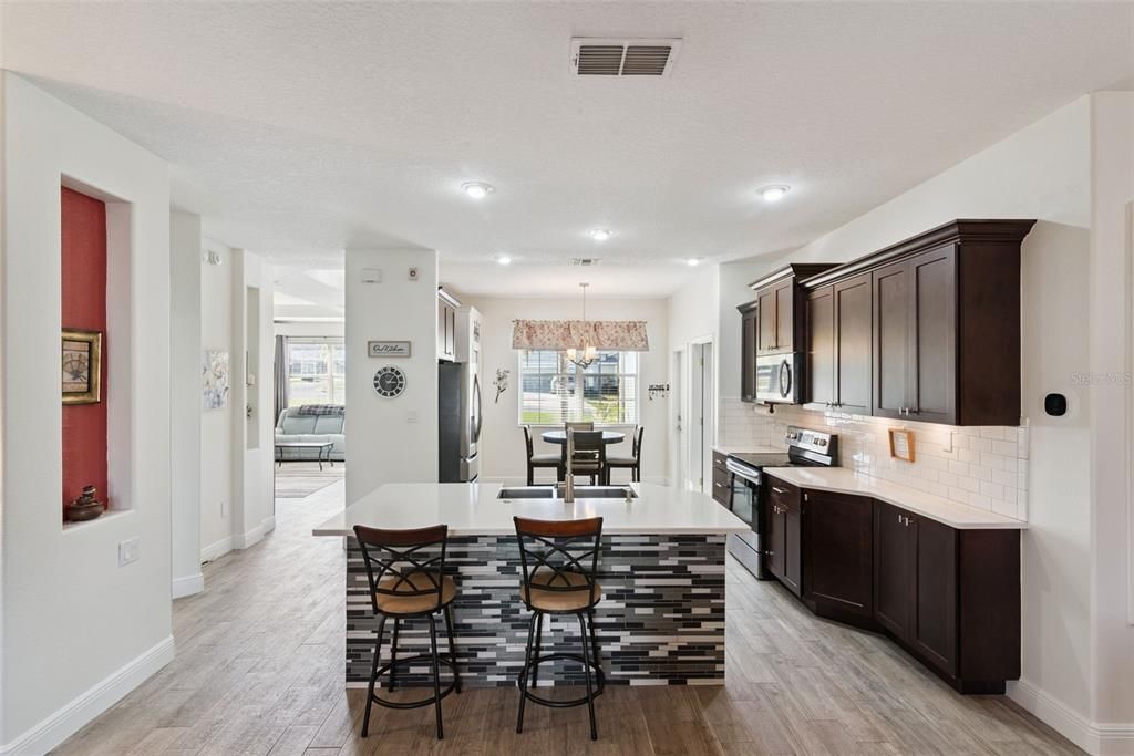 На продажу: $449,000 (4 спален, 3 ванн, 2057 Квадратных фут)