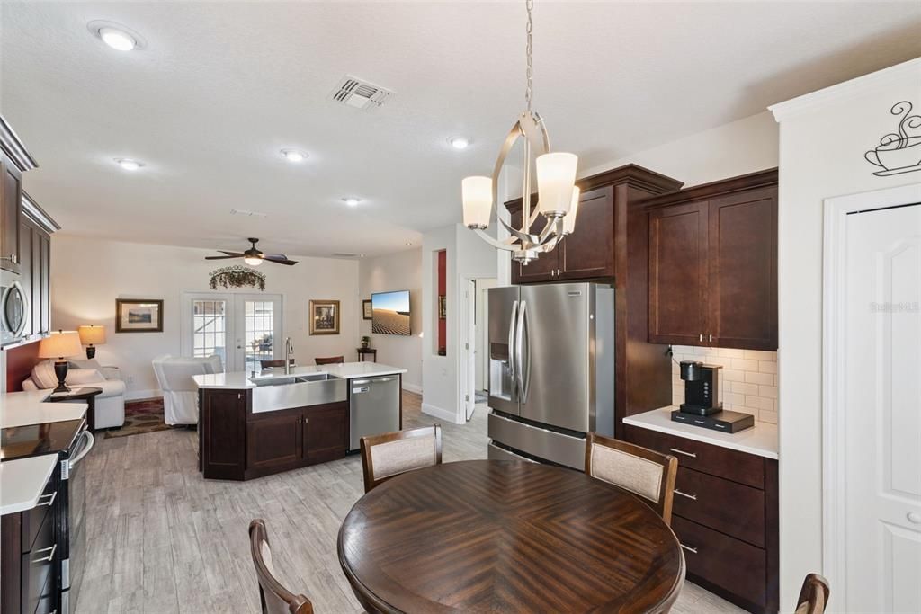 На продажу: $449,000 (4 спален, 3 ванн, 2057 Квадратных фут)