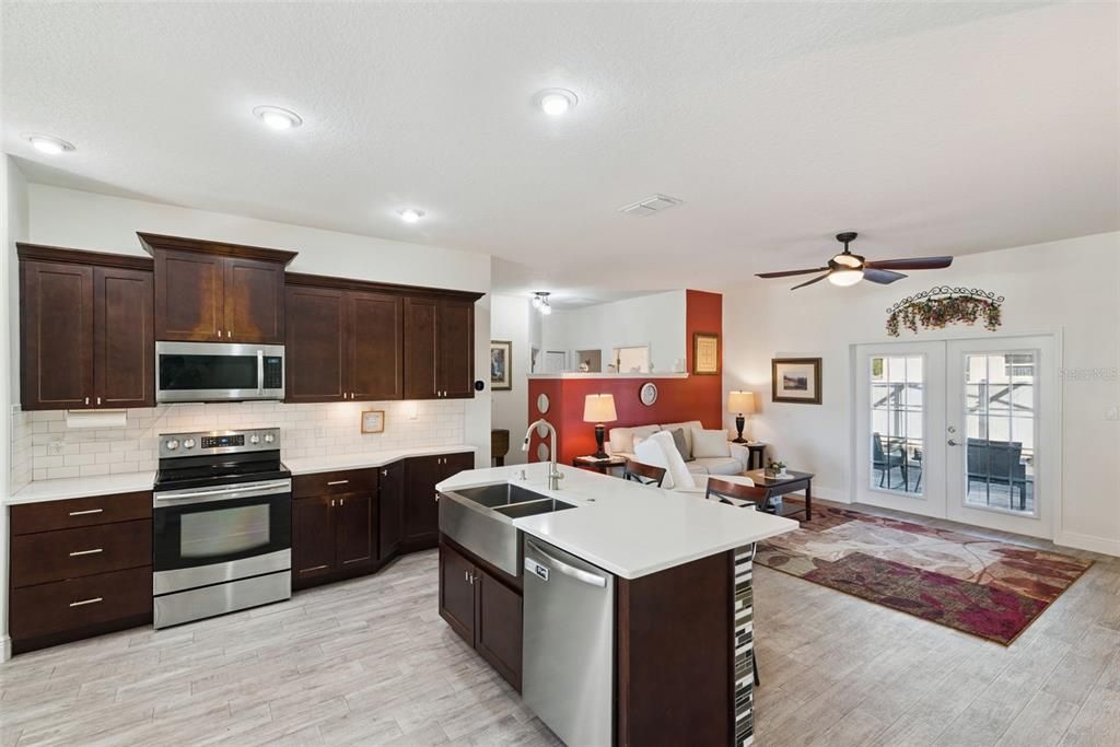 На продажу: $449,000 (4 спален, 3 ванн, 2057 Квадратных фут)