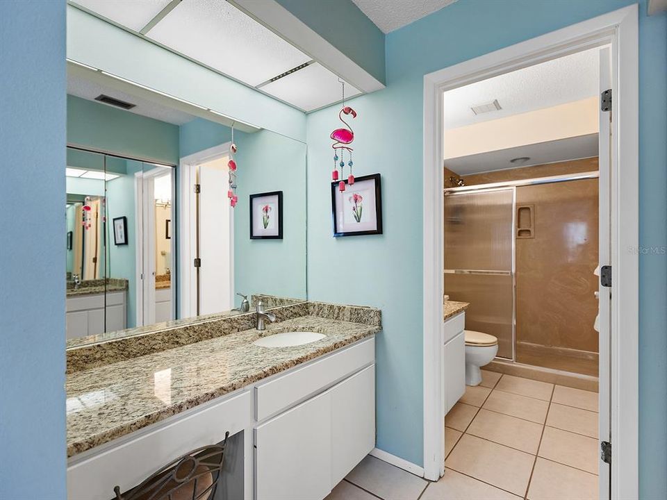 待售: $287,000 (2 贝兹, 2 浴室, 1182 平方英尺)