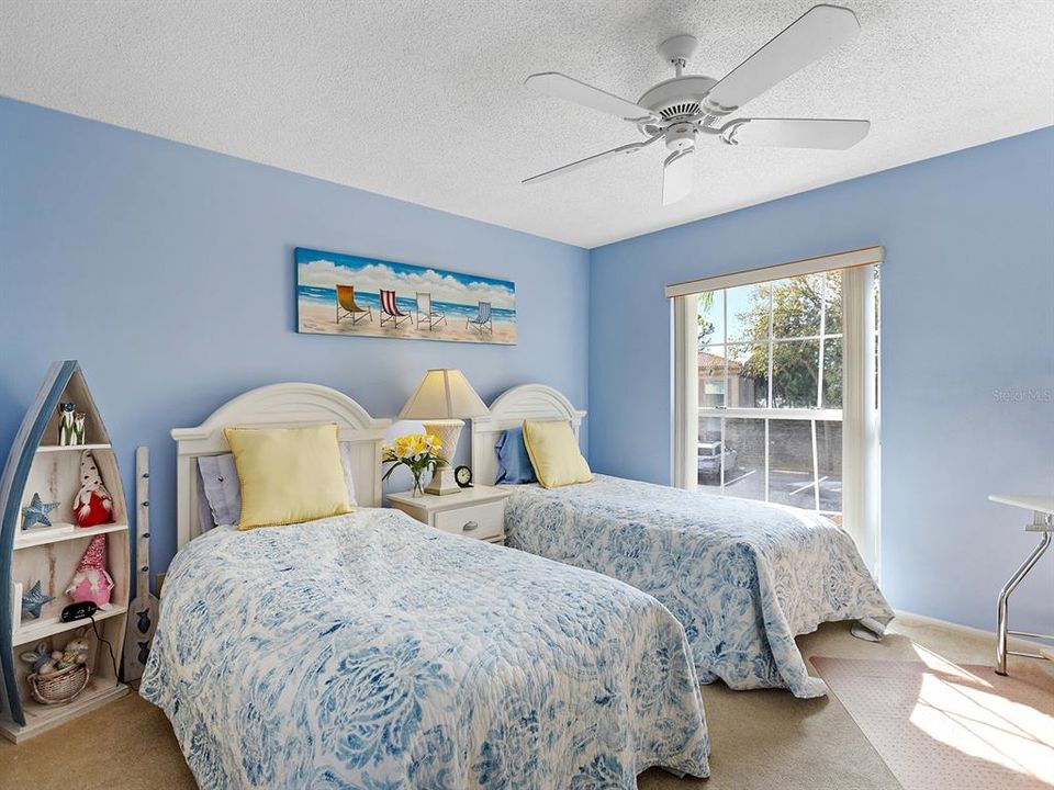 待售: $287,000 (2 贝兹, 2 浴室, 1182 平方英尺)