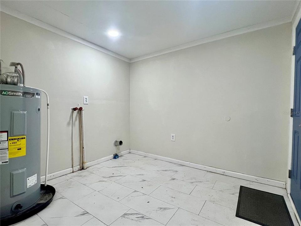 出租: $1,425 (2 贝兹, 1 浴室, 1248 平方英尺)