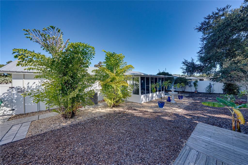 На продажу: $274,900 (2 спален, 2 ванн, 1066 Квадратных фут)