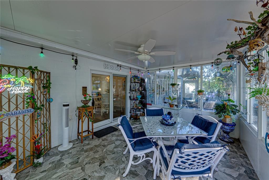 На продажу: $274,900 (2 спален, 2 ванн, 1066 Квадратных фут)